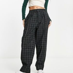 Madewell Cord Tapered Pants in Dark Green - Size Small